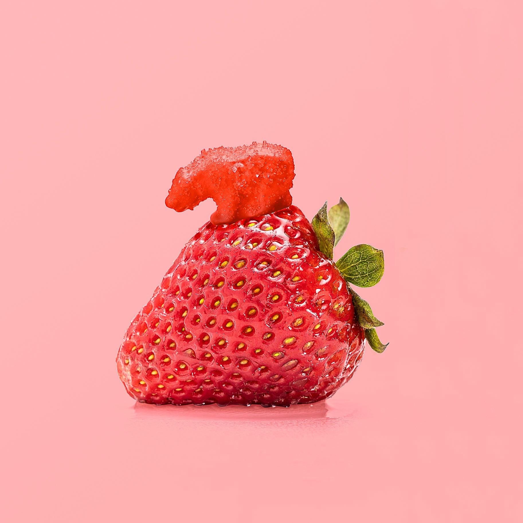 BEVERLY HILLS SOUR STRAWBERRY - ORGANIC VEGAN GUMMY BEARS - SUSTAINABLE 